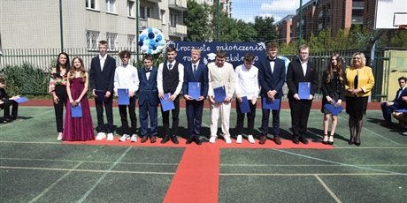Powiększ grafikę: zakonczenie-roku-szkolnego-2024-25-w-klasach-viii-629722.jpg