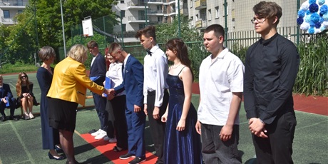Powiększ grafikę: zakonczenie-roku-szkolnego-2024-25-w-klasach-viii-629723.jpg