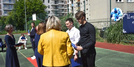 Powiększ grafikę: zakonczenie-roku-szkolnego-2024-25-w-klasach-viii-629724.jpg