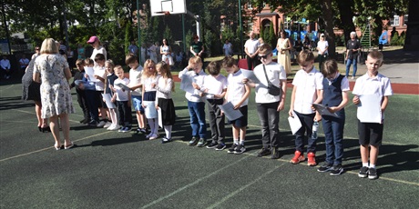 Powiększ grafikę: zakonczenie-roku-szkolnego-2025-2026-705481.jpg