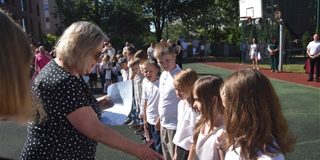 Powiększ grafikę: zakonczenie-roku-szkolnego-2025-2026-705486.jpg