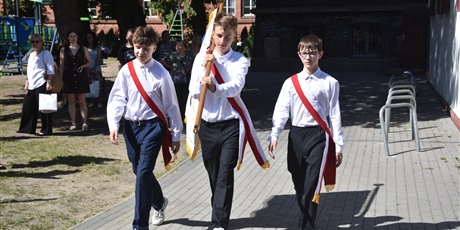 Powiększ grafikę: zakonczenie-roku-szkolnego-2025-2026-705494.jpg