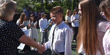 Powiększ grafikę: zakonczenie-roku-szkolnego-2025-2026-705504.jpg