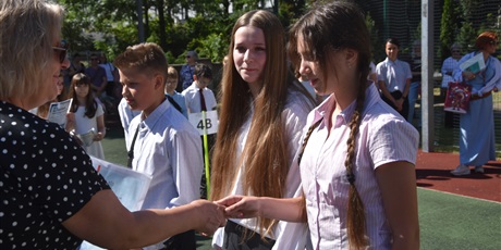 Powiększ grafikę: zakonczenie-roku-szkolnego-2025-2026-705505.jpg