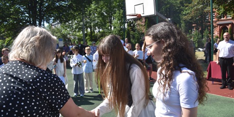 Powiększ grafikę: zakonczenie-roku-szkolnego-2025-2026-705513.jpg