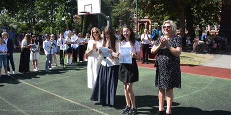Powiększ grafikę: zakonczenie-roku-szkolnego-2025-2026-705514.jpg