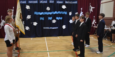 Powiększ grafikę: zakonczenie-roku-szkolnego-2025-26-w-klasach-viii-704976.jpg