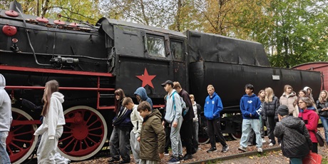 Powiększ grafikę: zielona-szkola-raport-z-frontu-schodno-wdzydzki-park-krajobrazowy-718243.jpg