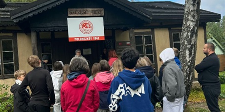 Powiększ grafikę: zielona-szkola-raport-z-frontu-schodno-wdzydzki-park-krajobrazowy-718251.jpg